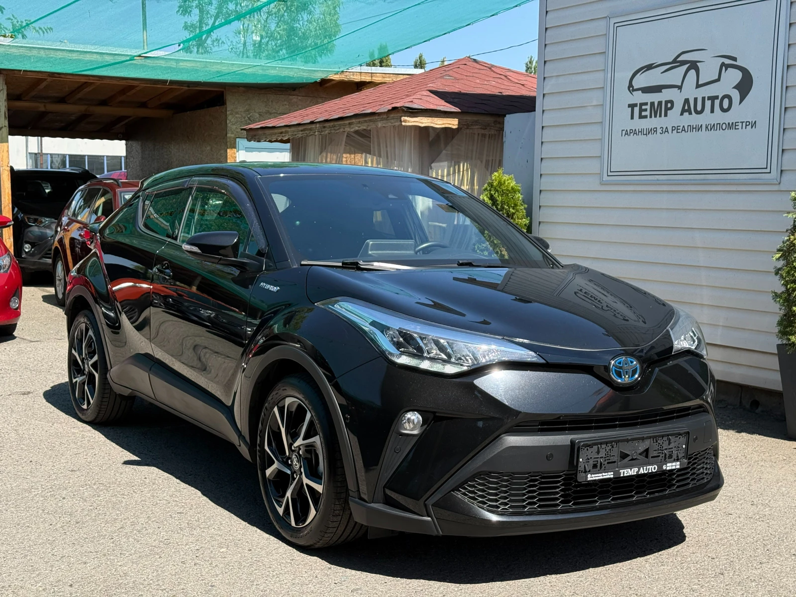 Toyota C-HR 2.0i* 184к* СЕРВИЗНА КНИЖКА С ПЪЛНА ИСТОРИЯ В ТОЙО - изображение 3