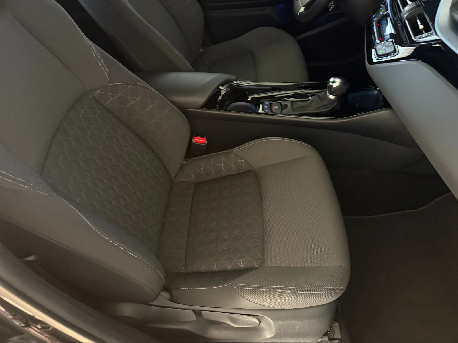 Toyota C-HR 2.0i* 184*        | Mobile.bg   12