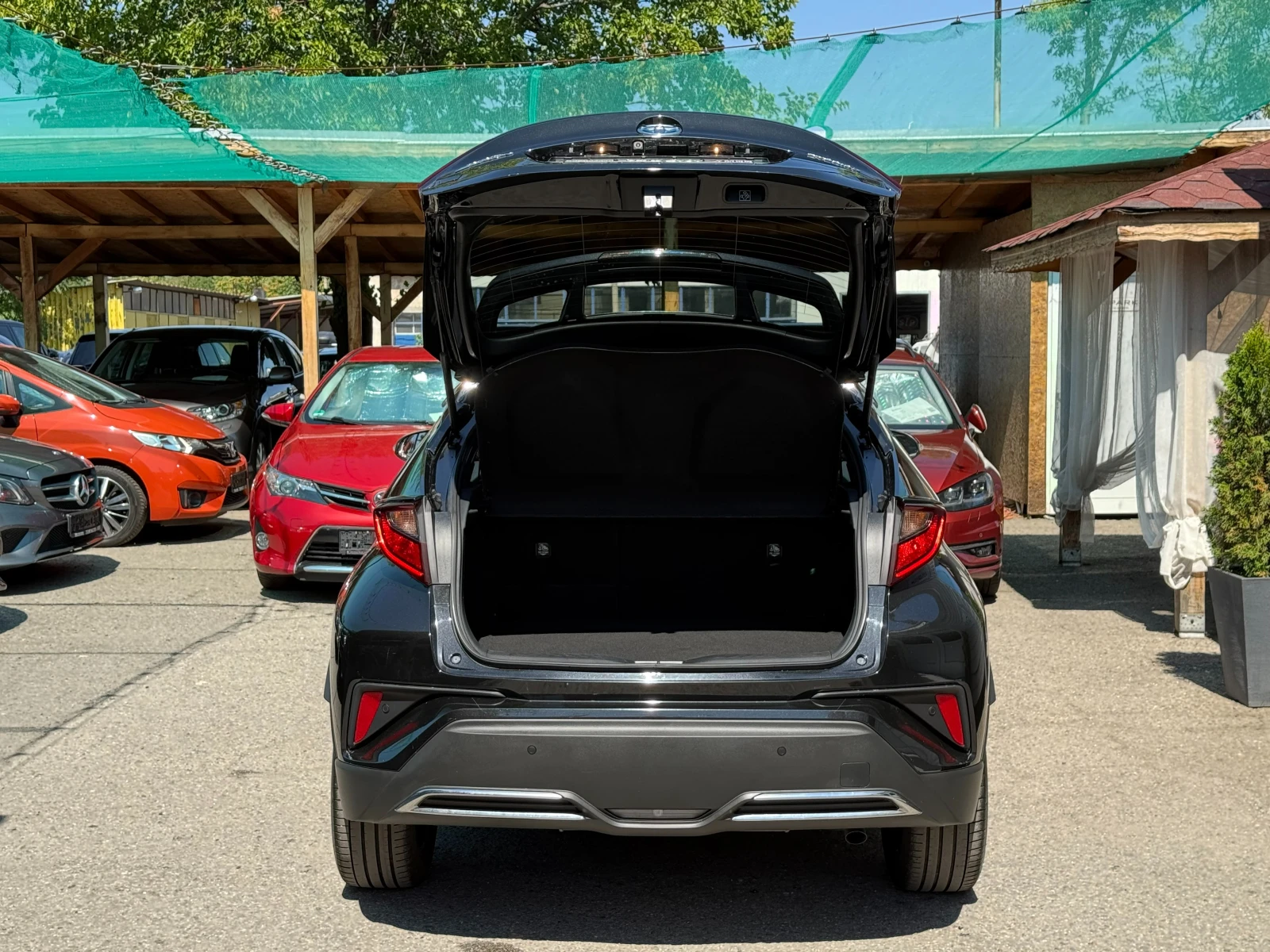 Toyota C-HR 2.0i* 184к* СЕРВИЗНА КНИЖКА С ПЪЛНА ИСТОРИЯ В ТОЙО - изображение 6