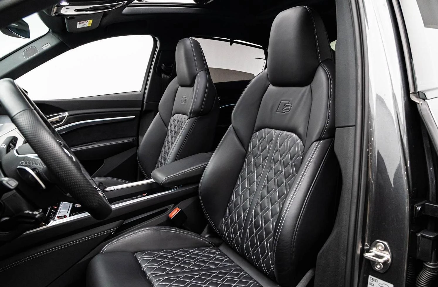 Audi SQ8 E-TRON/SPORTBACK/B&O/PANO/360/MATRIX/HEAD UP/ - изображение 10