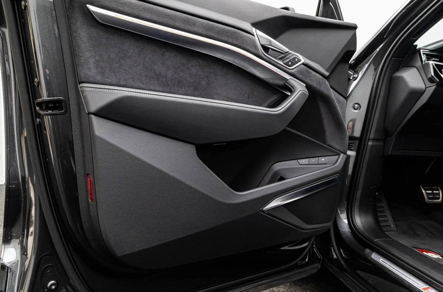 Audi SQ8 E-TRON/SPORTBACK/B&O/PANO/360/MATRIX/HEAD UP/ - изображение 8