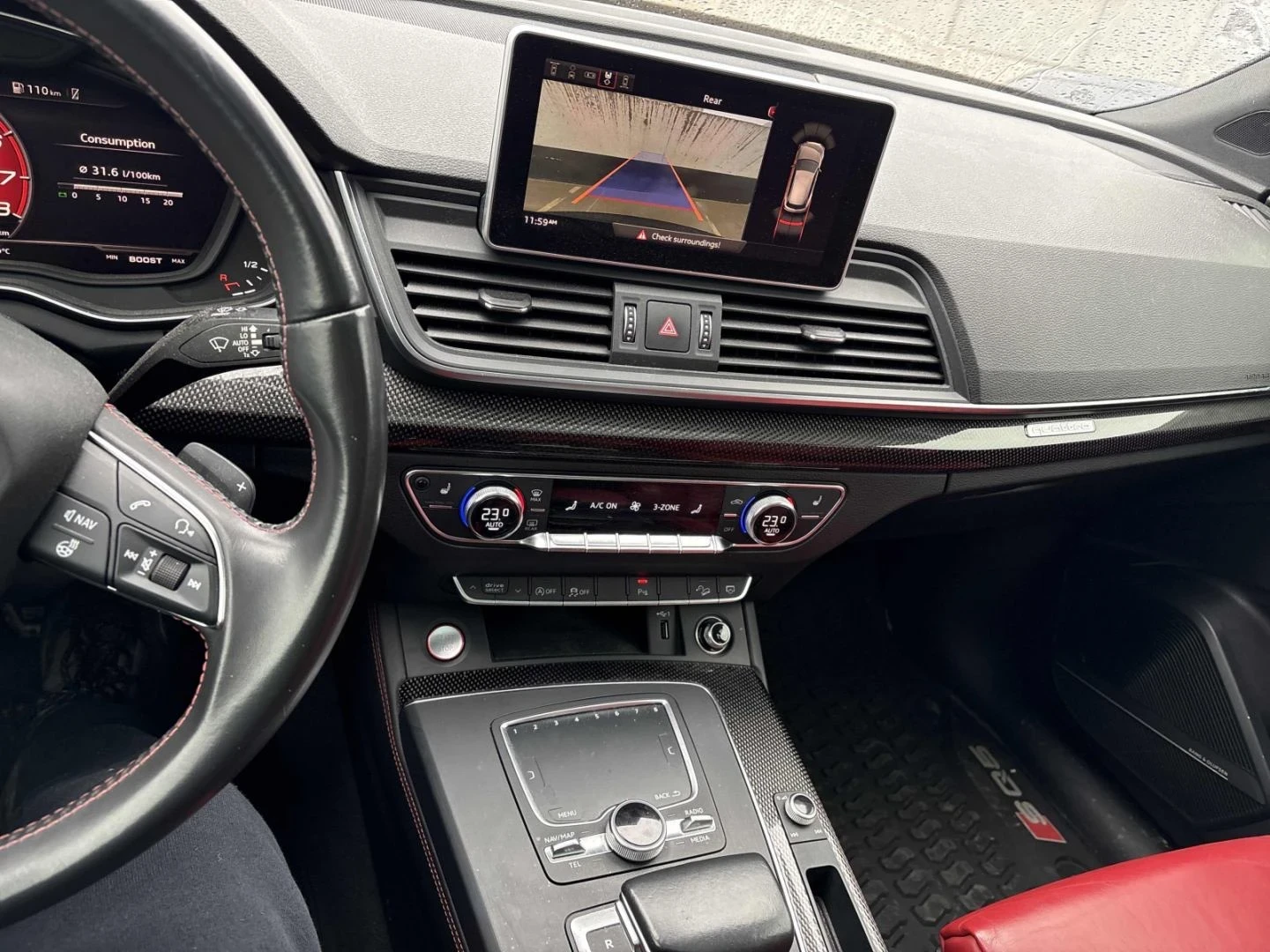 Audi SQ5 Technik* B&O* Matrix* Камера* Подгрев, снимка 8 - Автомобили и джипове - 53815239