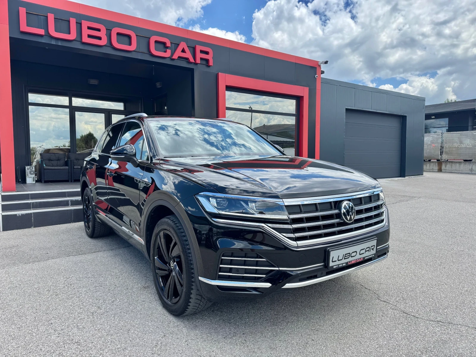 VW Touareg 3.0TDI-KEYLESS-PANORAMA-MEMORY-ПОДГРЕВ-93000км.
