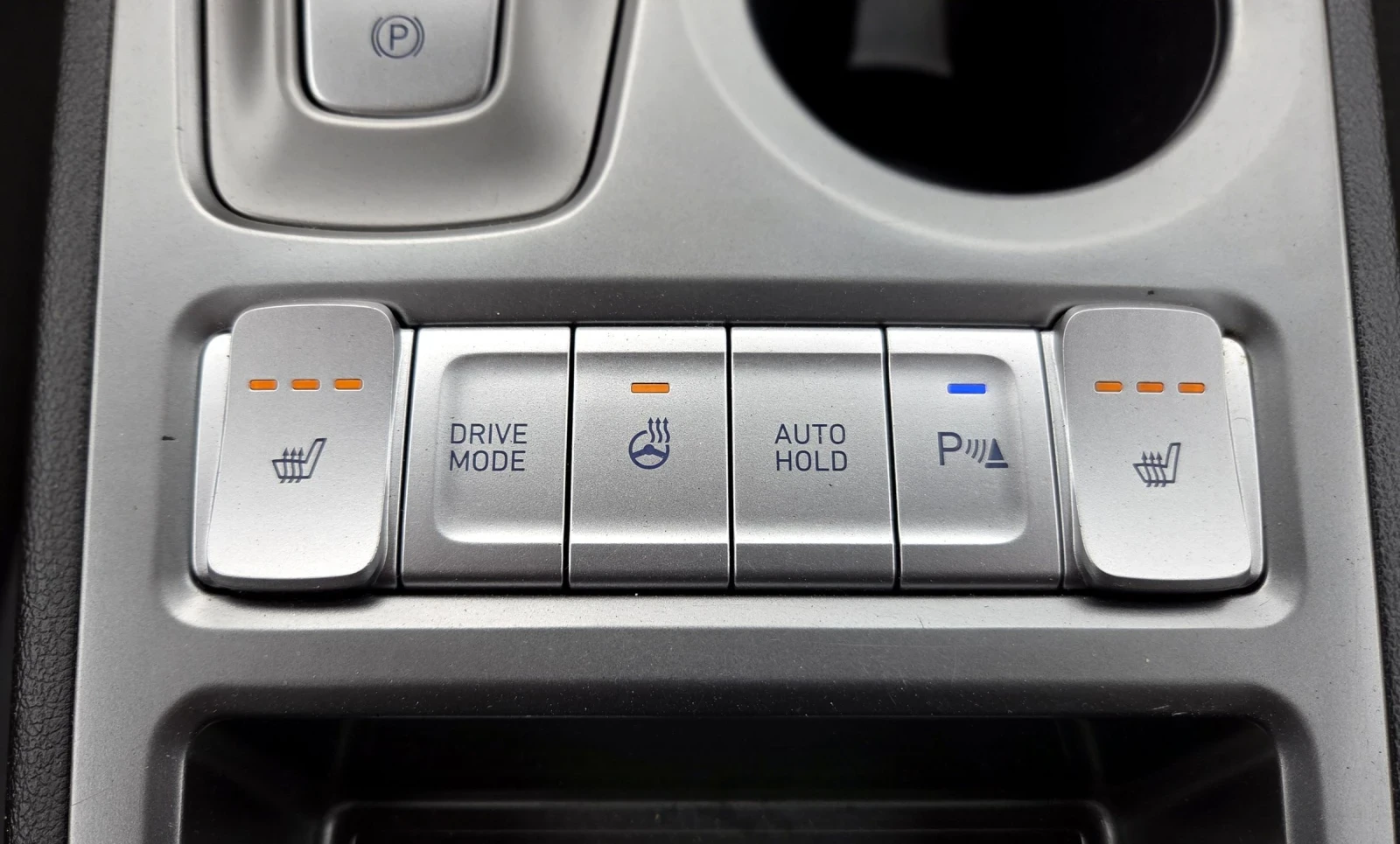 Hyundai Kona SOH100%ГАРАНЦИОННА/СЕРВИЗНА КНИЖКА, снимка 12 - Автомобили и джипове - 55005737
