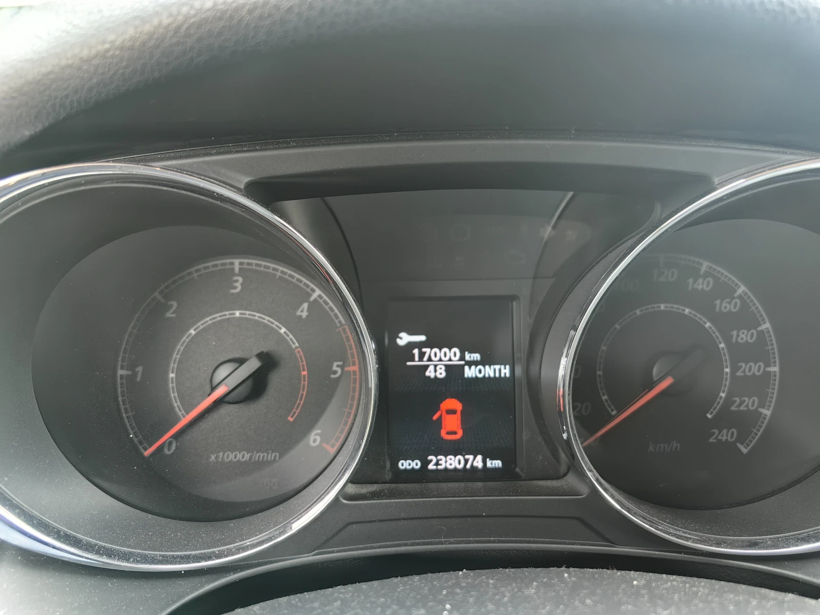 Peugeot 4008, снимка 11 - Автомобили и джипове - 55291854