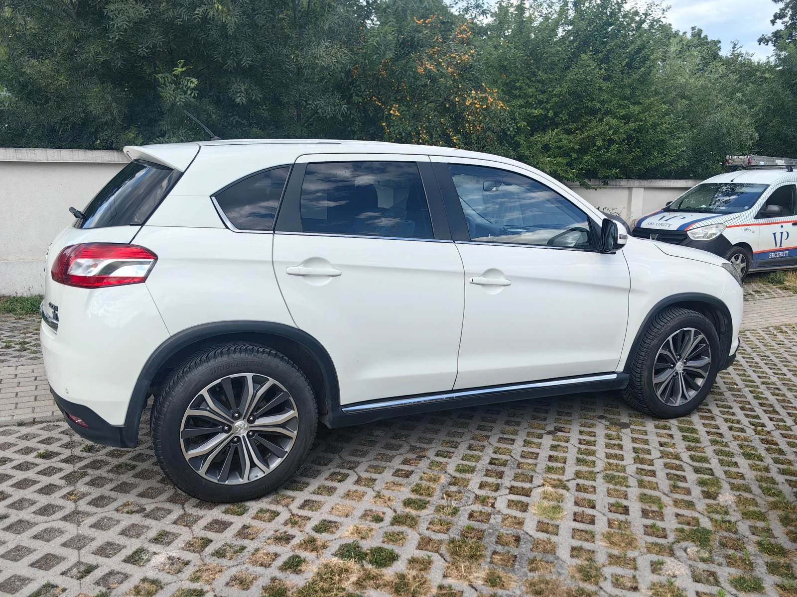 Peugeot 4008, снимка 3 - Автомобили и джипове - 55291854
