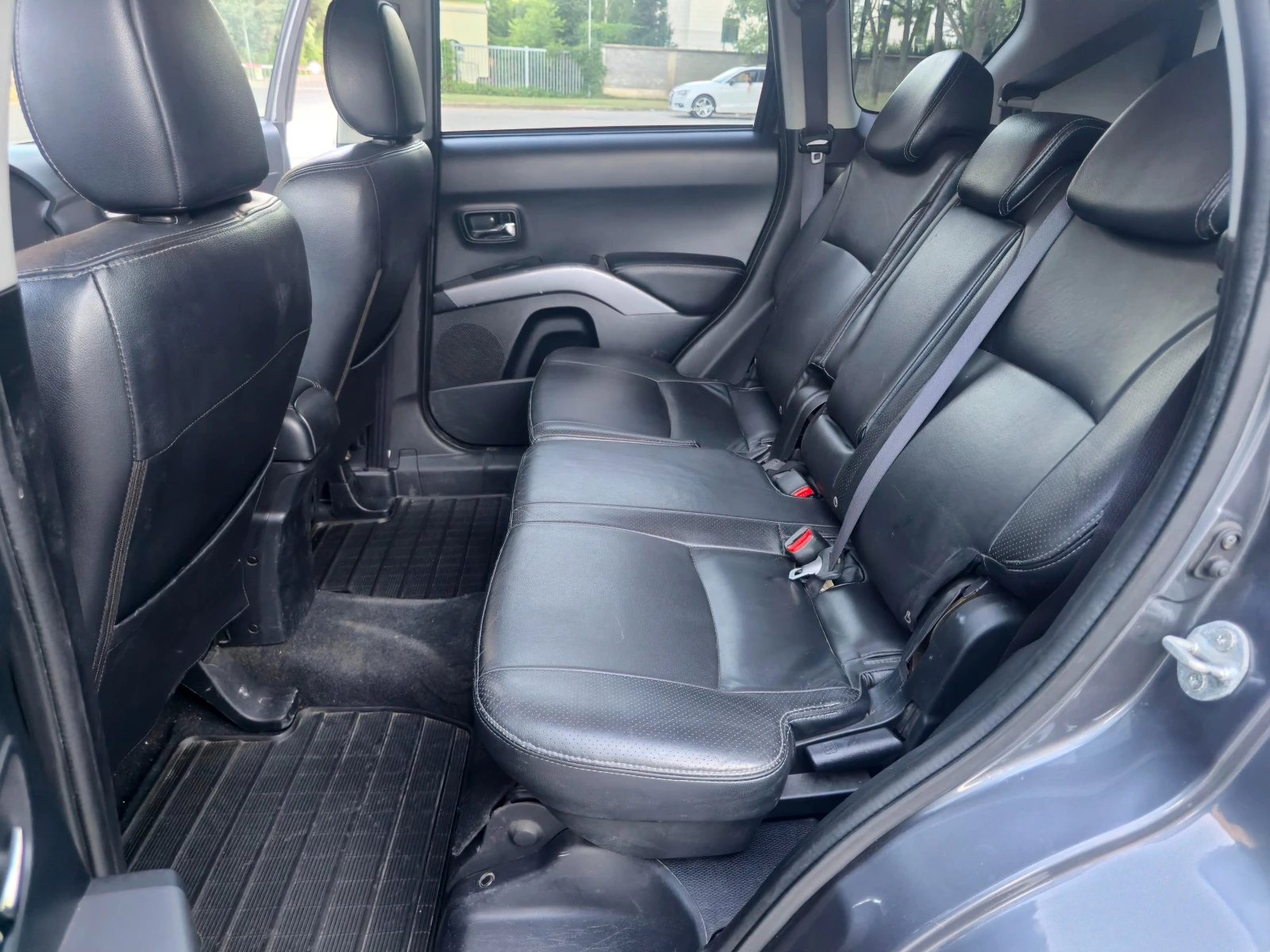 Citroen C-Crosser 2.2 HDI Навигация, снимка 14 - Автомобили и джипове - 56011739