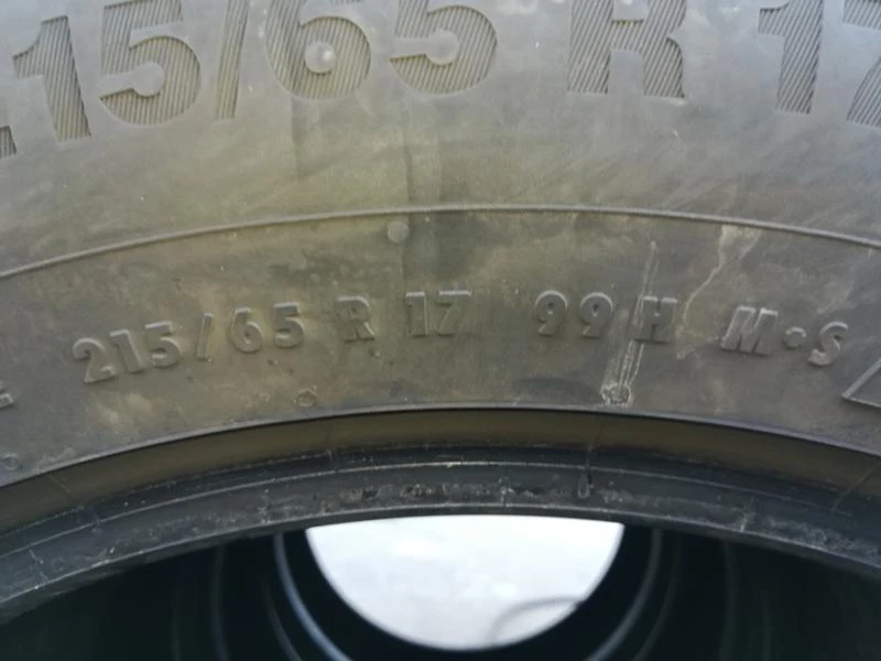 Гуми Зимни 215/65R17, снимка 6 - Гуми и джанти - 30243104