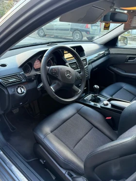 Mercedes-Benz E 220, снимка 11