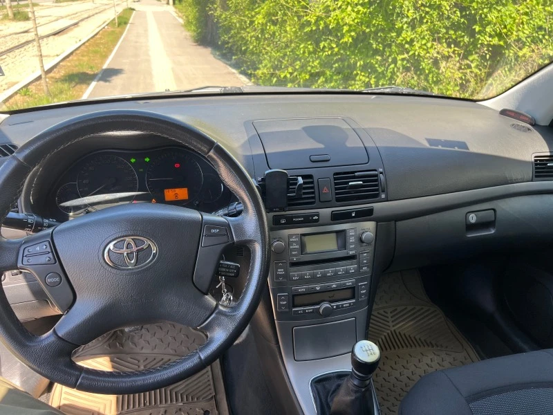 Toyota Avensis 2.2, снимка 5 - Автомобили и джипове - 46911908