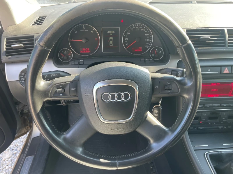 Audi A4 2.0 TDi, снимка 8 - Автомобили и джипове - 47352764