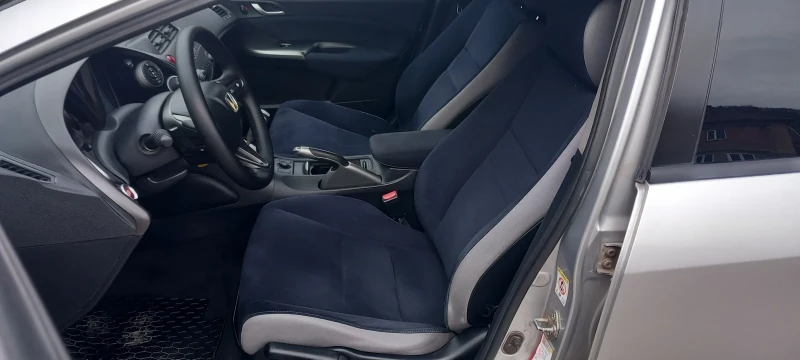Honda Civic 1.4 BENZIN , снимка 9 - Автомобили и джипове - 52605574