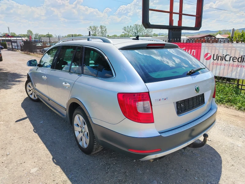 Skoda Superb 2.0 TDI SCOUT , снимка 6 - Автомобили и джипове - 51601663