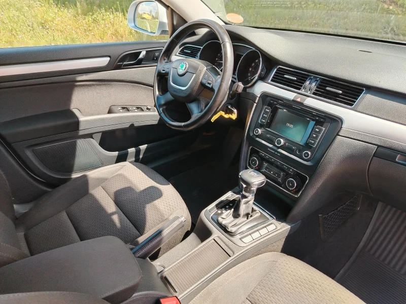 Skoda Superb 2.0 TDI SCOUT , снимка 12 - Автомобили и джипове - 51601663