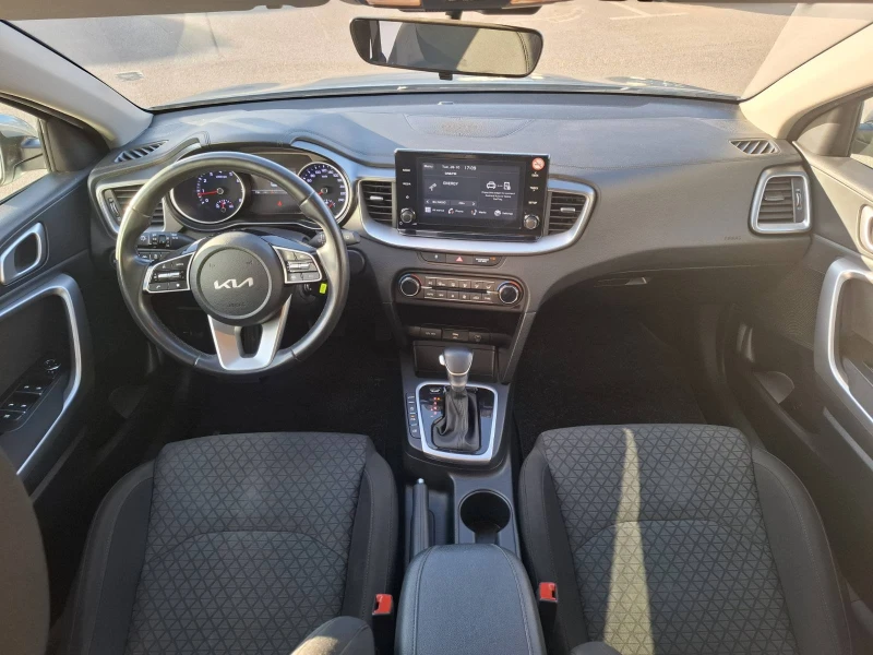 Kia Ceed 1.5 T-gdi Гаранция, снимка 8 - Автомобили и джипове - 51973614