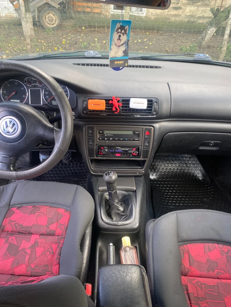 VW Passat, снимка 12 - Автомобили и джипове - 52451518