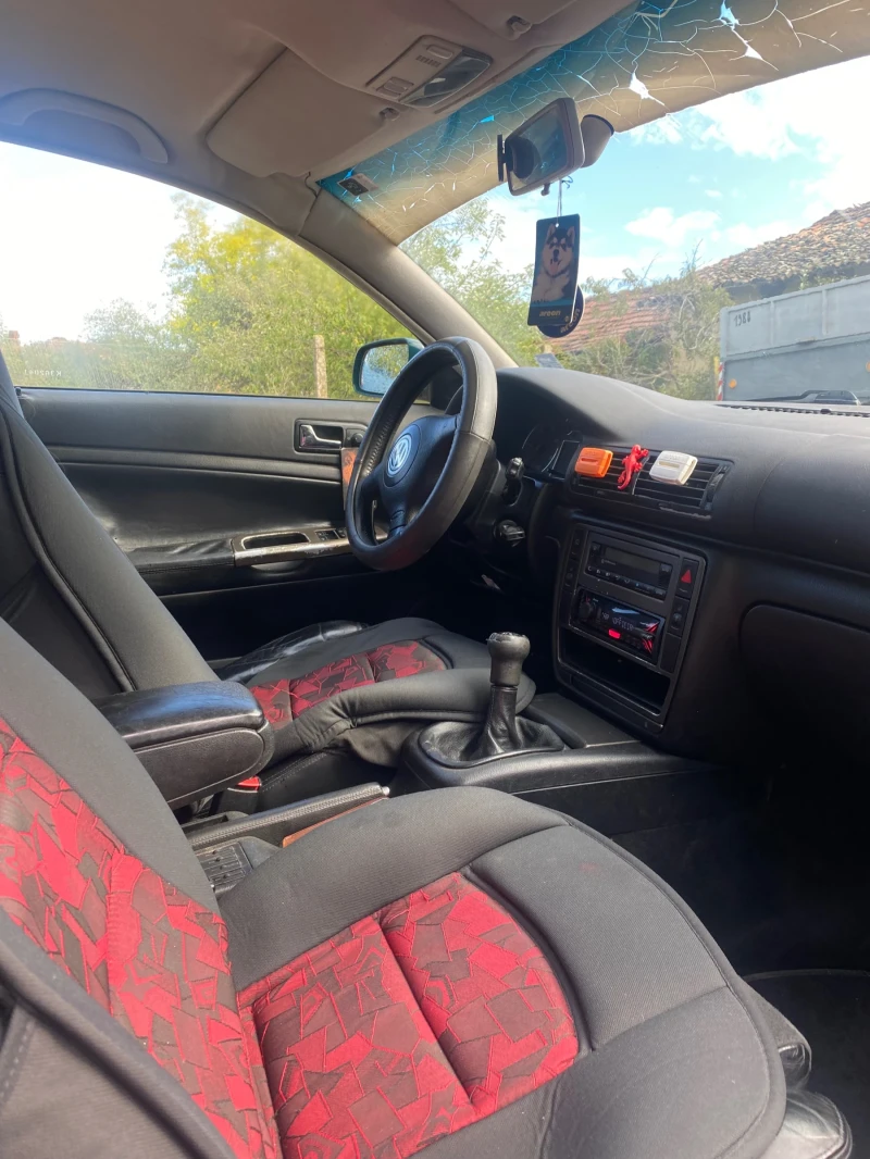 VW Passat, снимка 11 - Автомобили и джипове - 52451518