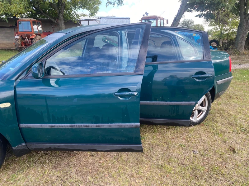 VW Passat, снимка 3 - Автомобили и джипове - 52451518
