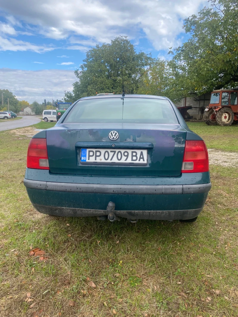 VW Passat, снимка 16 - Автомобили и джипове - 52451518