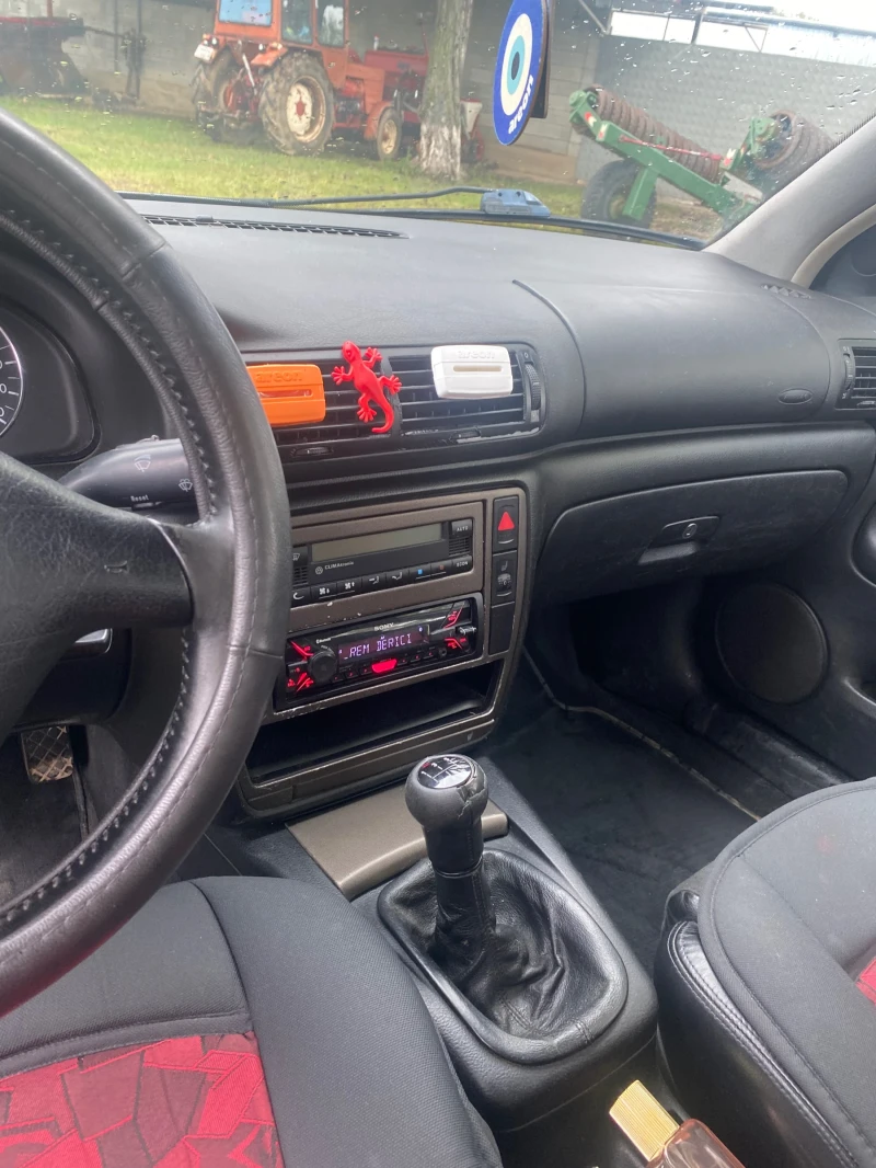 VW Passat, снимка 13 - Автомобили и джипове - 52451518