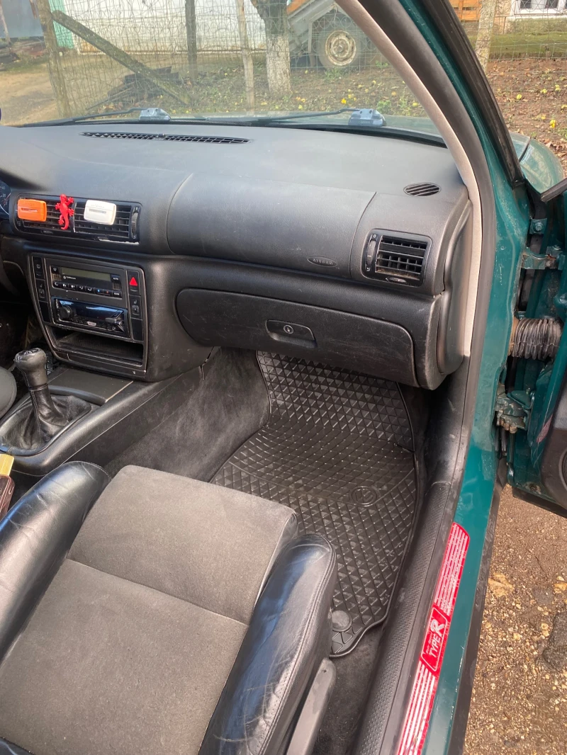 VW Passat, снимка 15 - Автомобили и джипове - 52451518