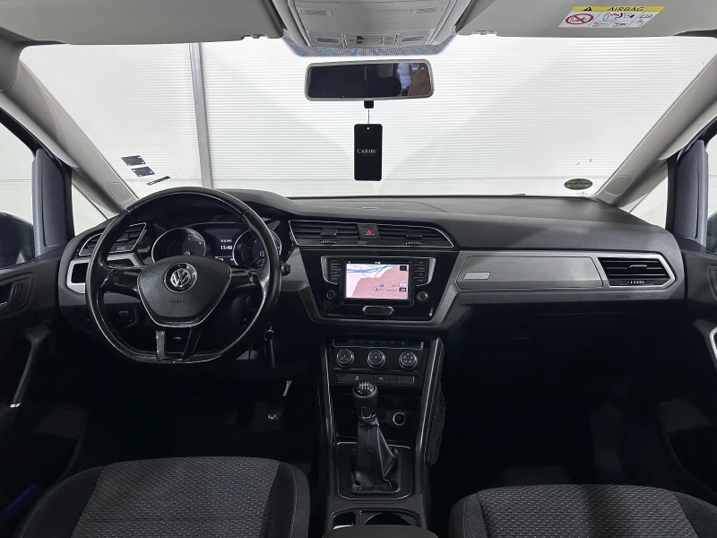 VW Touran 7 места, снимка 8 - Автомобили и джипове - 52839804