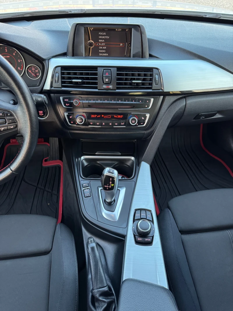 BMW 320 БЯЛА ПЕРЛА, снимка 15 - Автомобили и джипове - 52851335