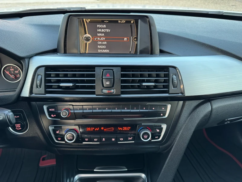 BMW 320 БЯЛА ПЕРЛА, снимка 11 - Автомобили и джипове - 52851335