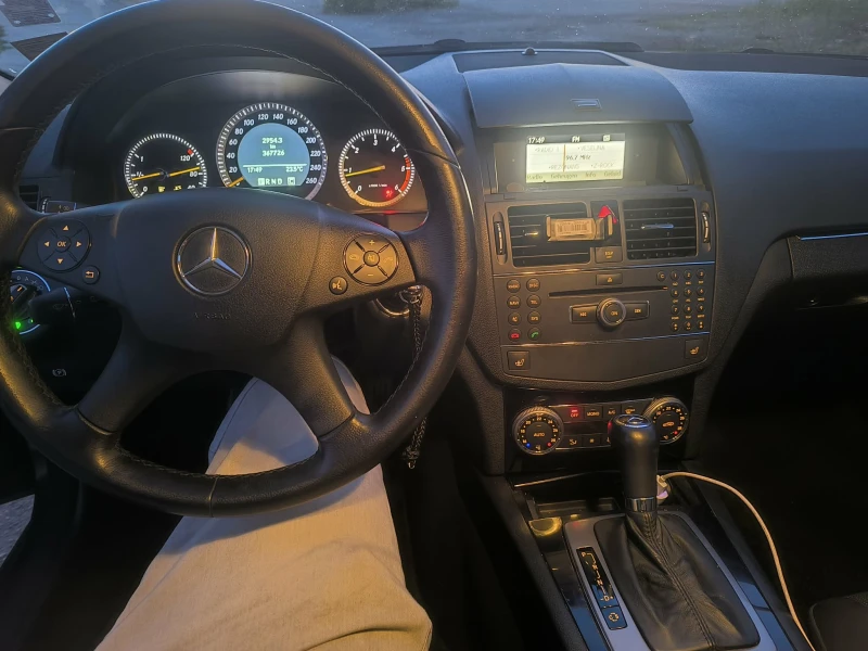 Mercedes-Benz C 200, снимка 11 - Автомобили и джипове - 52902358