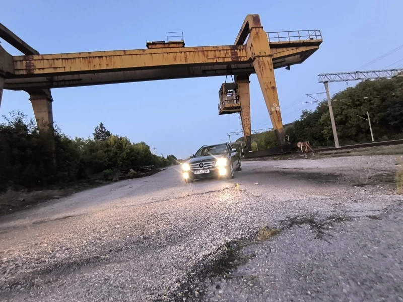 Mercedes-Benz C 200, снимка 3 - Автомобили и джипове - 52902358