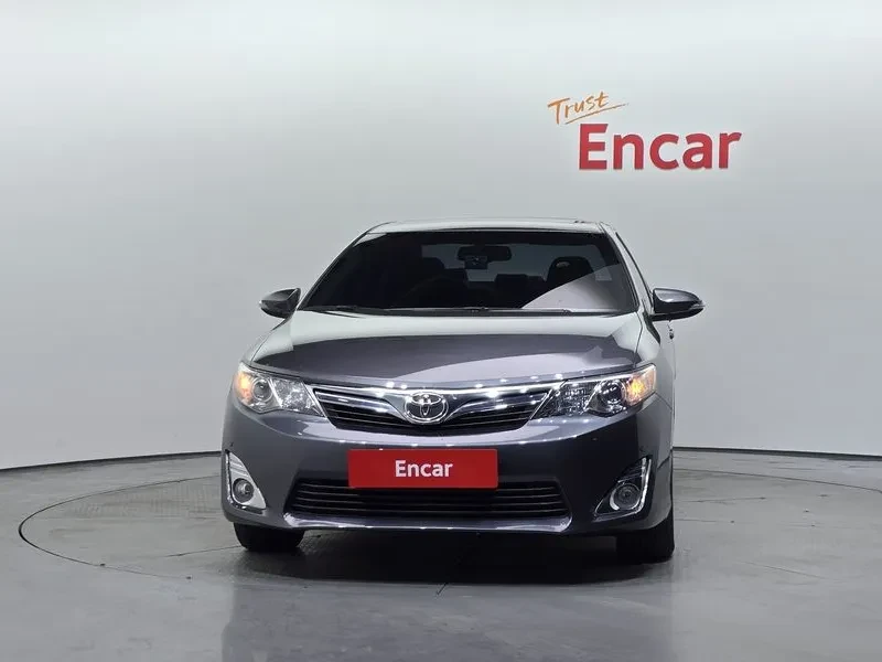 Toyota Camry 2.5 XLE, снимка 3 - Автомобили и джипове - 55046998