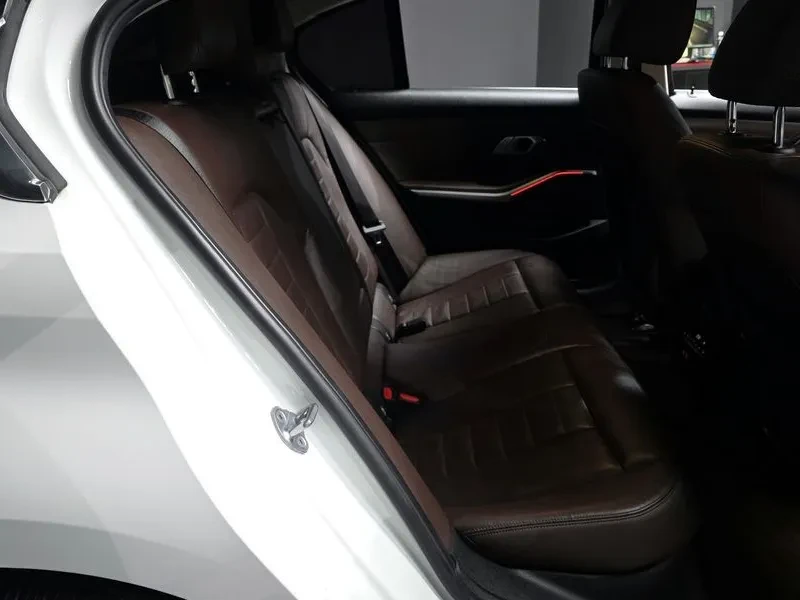 BMW 320 - САМО 30% АВАНС, снимка 12 - Автомобили и джипове - 55406803