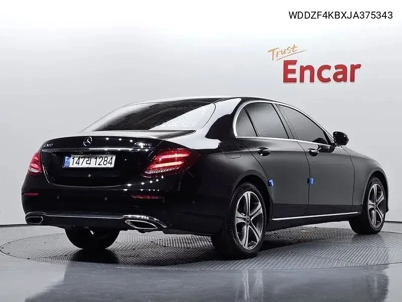Mercedes-Benz E 300, снимка 2 - Автомобили и джипове - 55754804