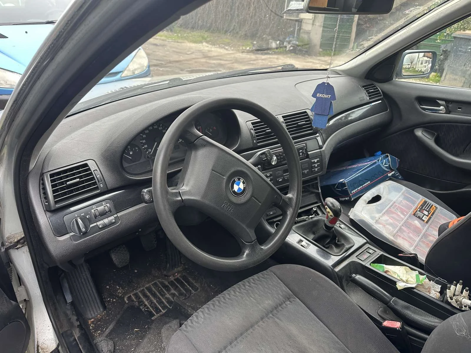 BMW 323  - изображение 10