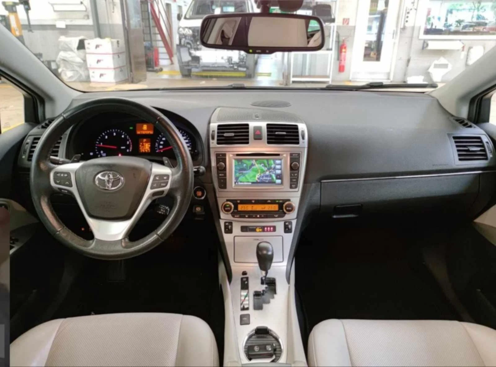 Toyota Avensis  - изображение 5