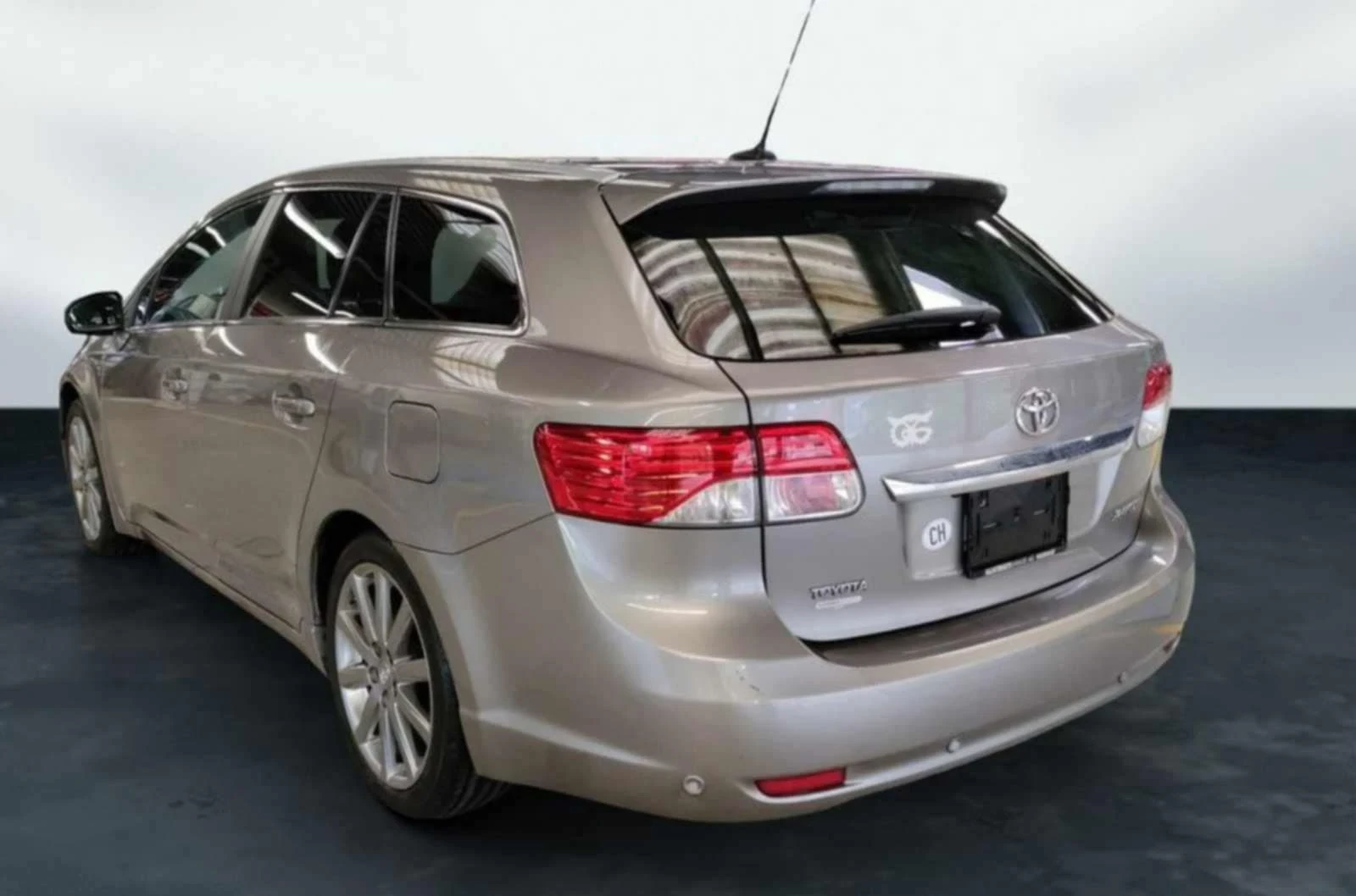 Toyota Avensis  - изображение 4