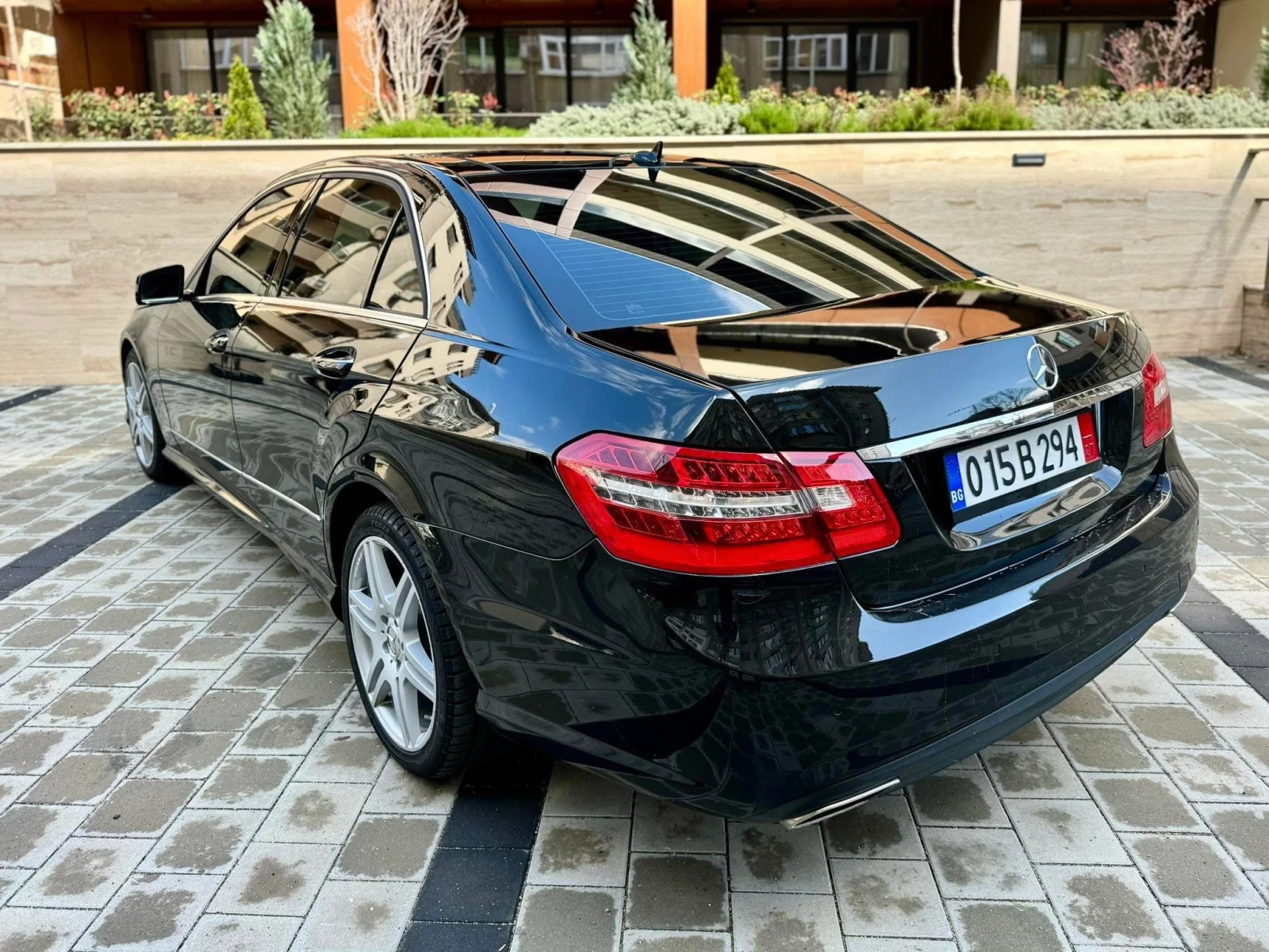 Mercedes-Benz E 500 4Matic/AMG Pack  - изображение 6