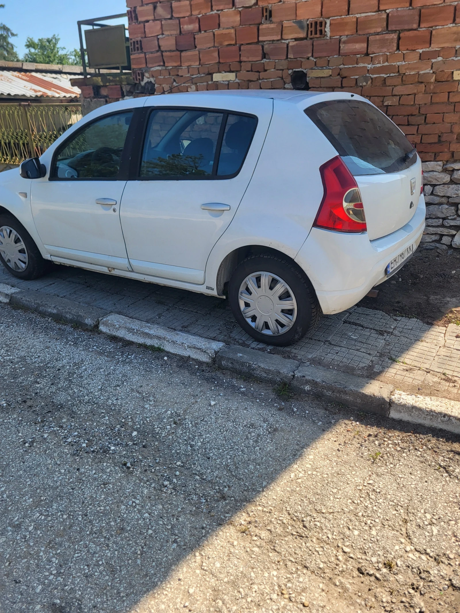 Dacia Sandero Климатик Газ.бензин  - изображение 3