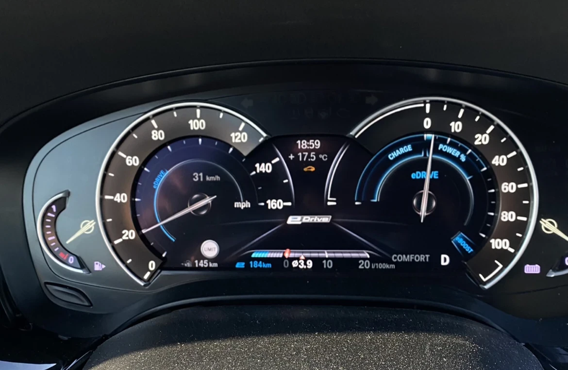 BMW 530E G30   530e iPerformance Steptronic (252 к.с.) - изображение 3