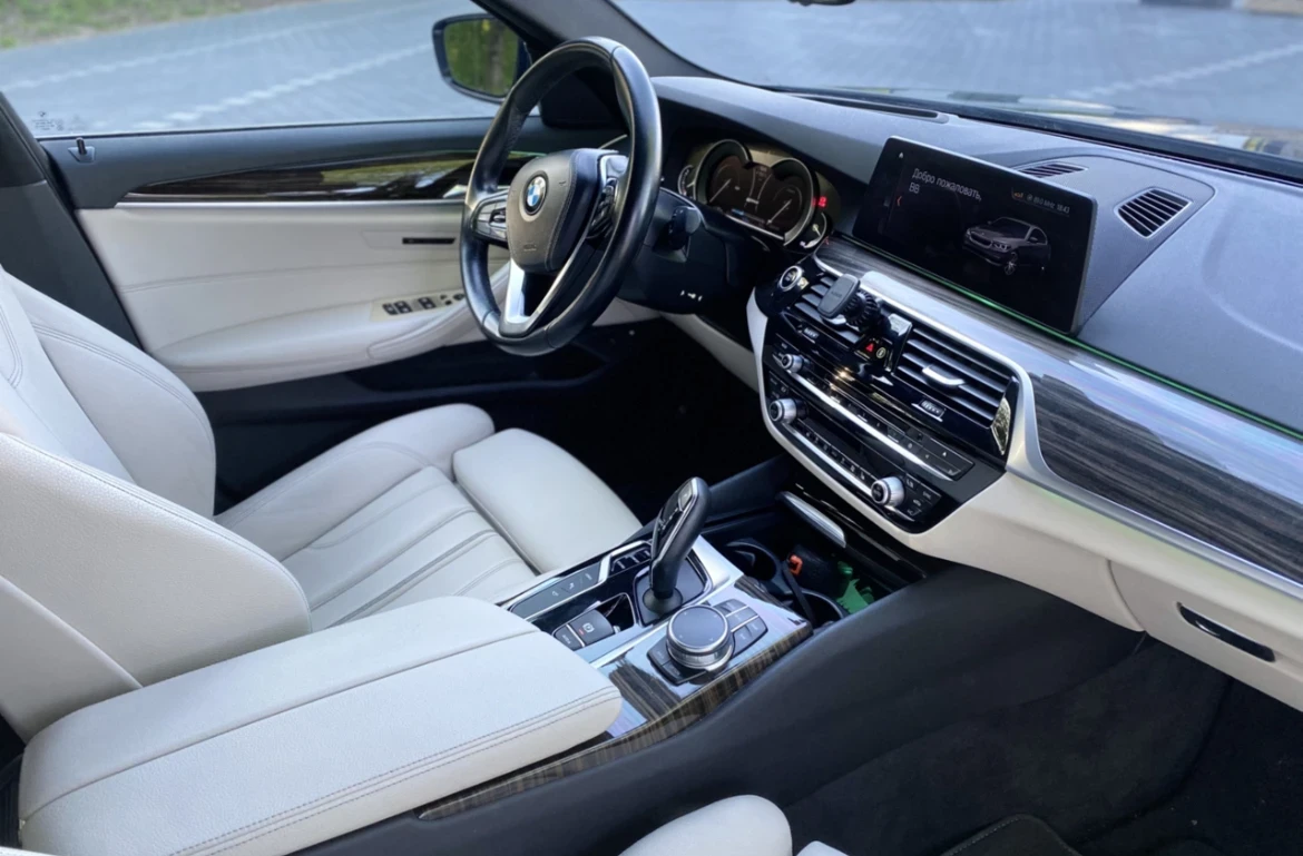 BMW 530E G30   530e iPerformance Steptronic (252 к.с.) - изображение 8