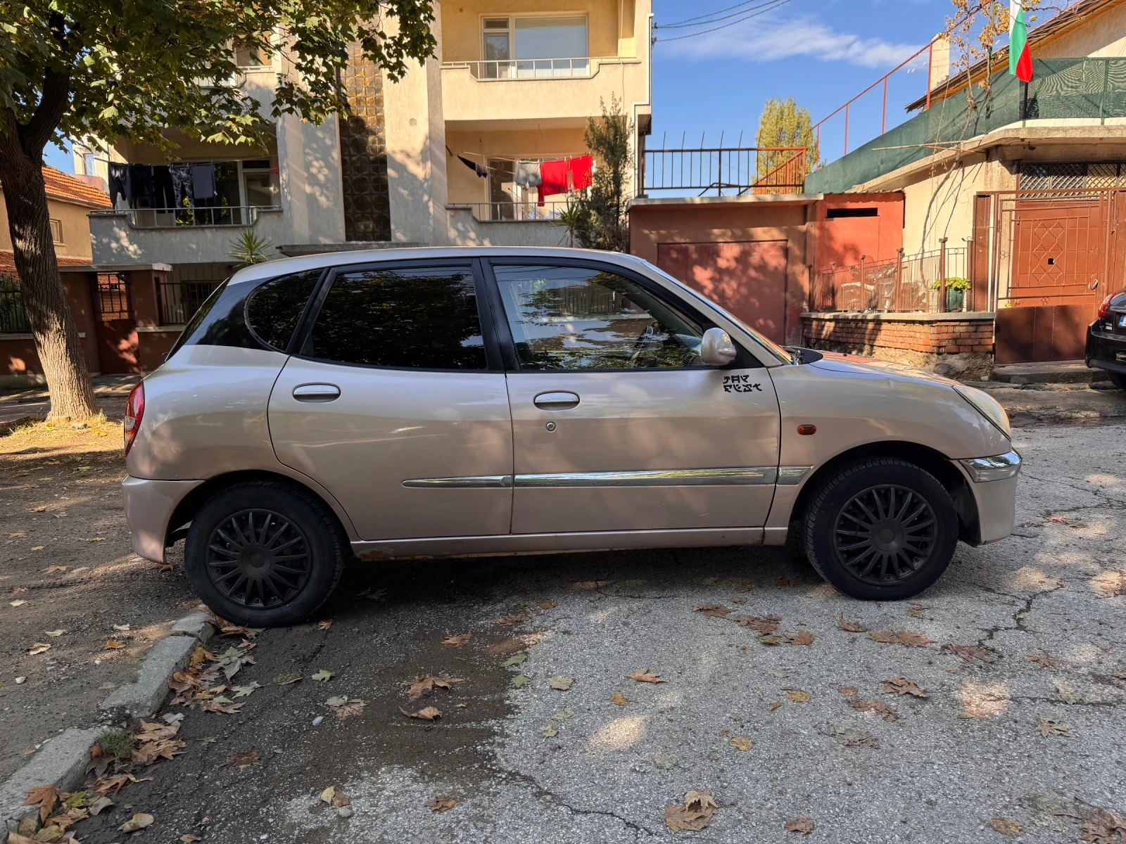 Daihatsu Sirion 1.0 - изображение 3