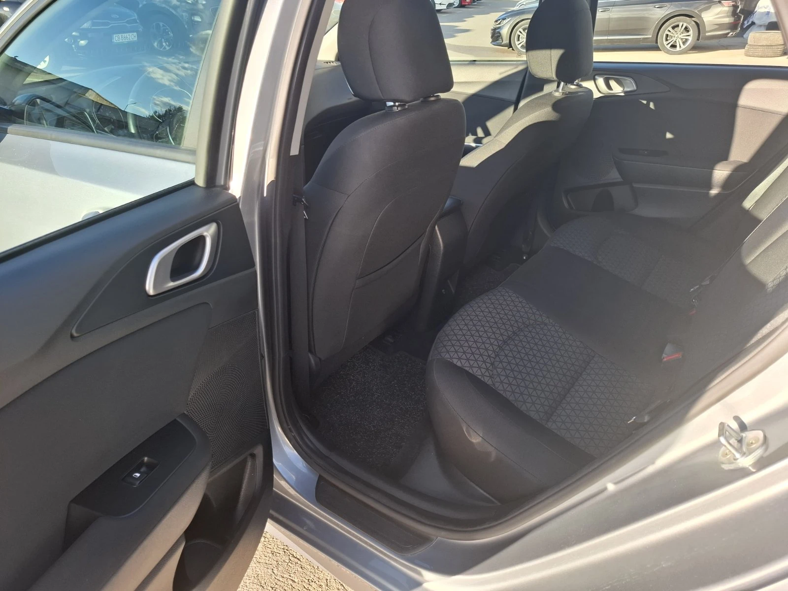 Kia Ceed 1.5 T-gdi �������� | Mobile.bg � ����������� 7