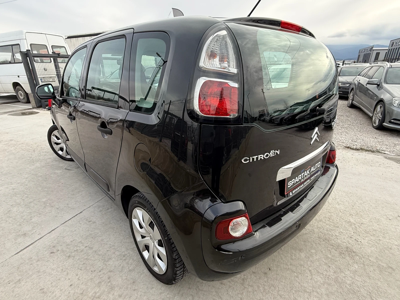 Citroen C4 Picasso 1.6бензин* 2011г* Ръчка* 172.000КМ*  - изображение 6