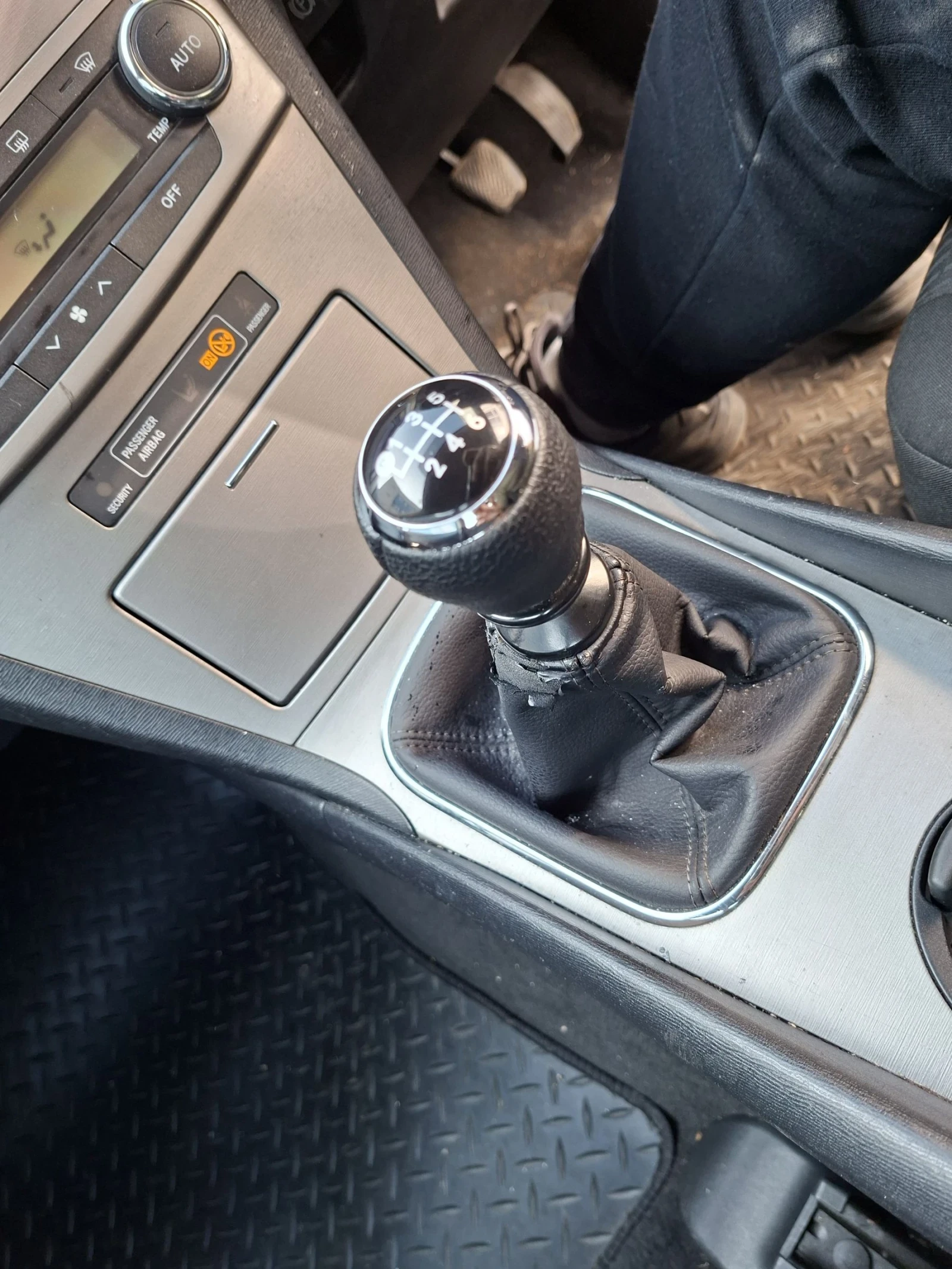 Toyota Avensis на ЧАСТИ, снимка 16 - Автомобили и джипове - 53834933