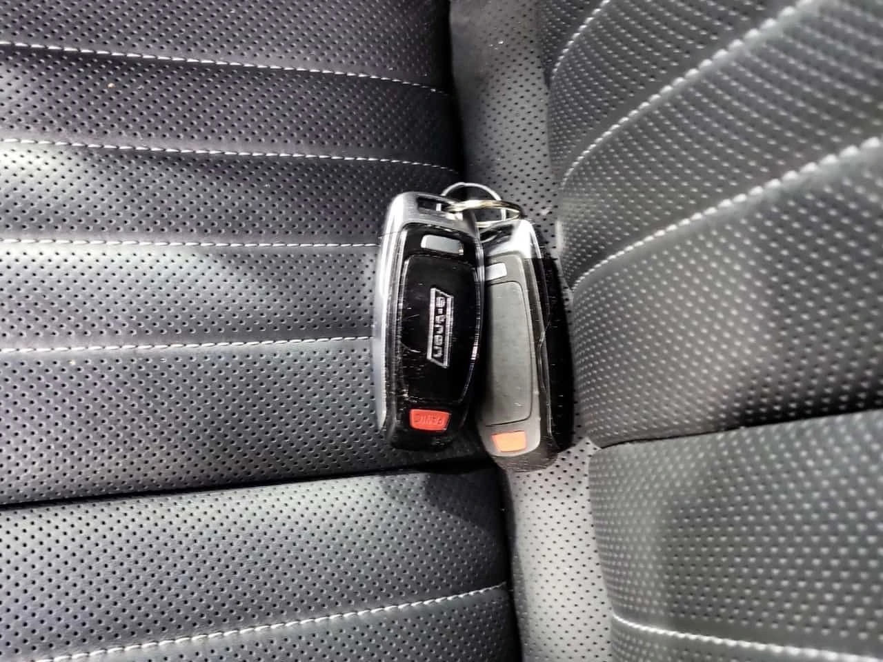 Audi E-Tron TECHNIK| HEAD-UP| 360 КАМЕРИ| PANO| 2 КЛЮЧА, снимка 17 - Автомобили и джипове - 54065195