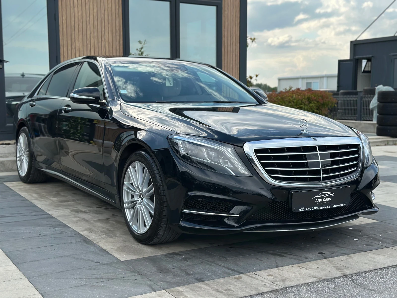 Mercedes-Benz S 350 * AMG LINE* LONG* 3xTV* ПАНОРАМА* , снимка 2 - Автомобили и джипове - 54767249