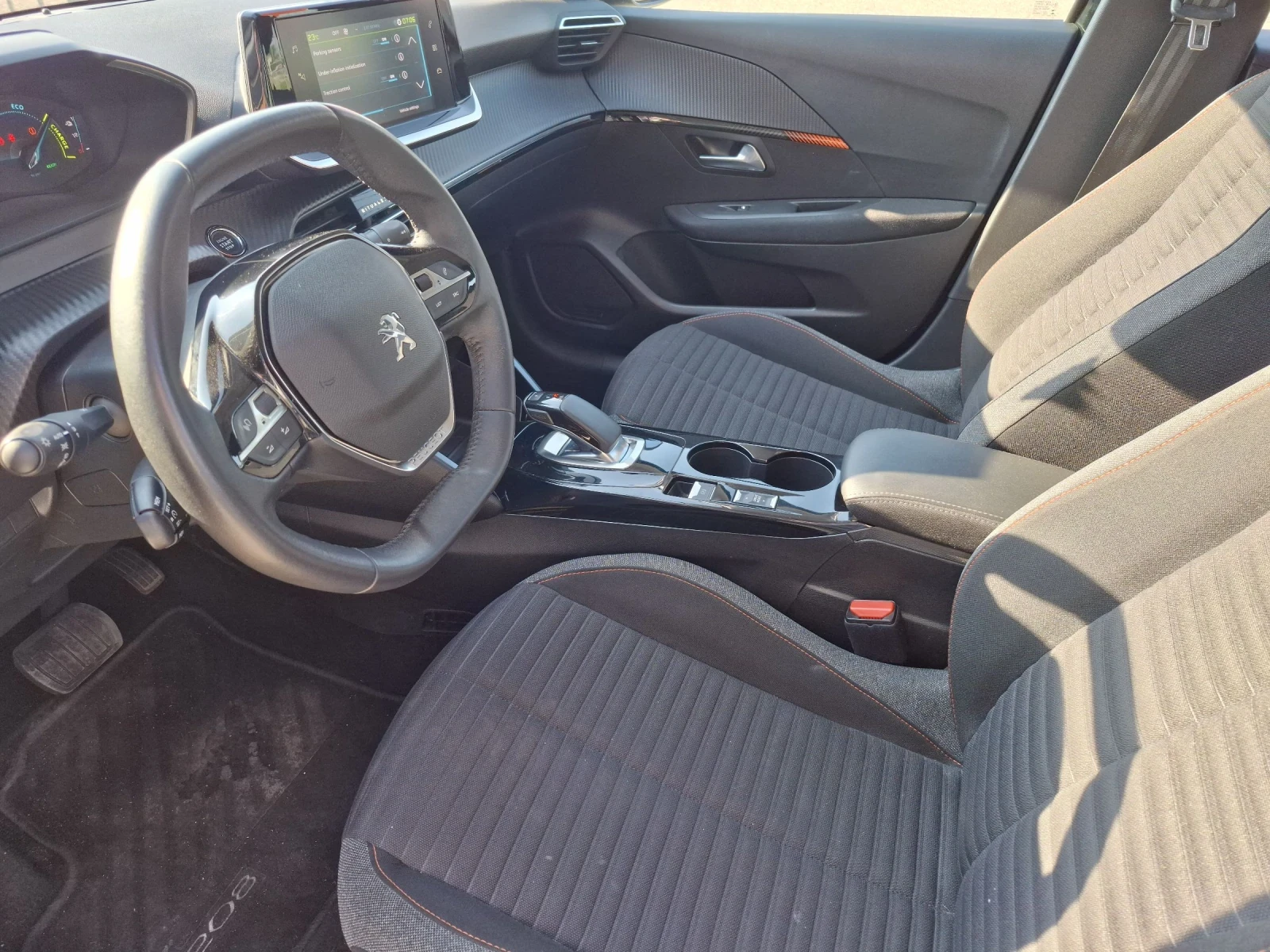 Peugeot 208 50kw, снимка 10 - Автомобили и джипове - 54834094
