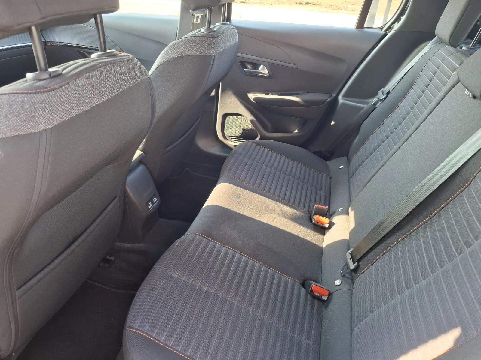 Peugeot 208 50kw, снимка 14 - Автомобили и джипове - 54834094