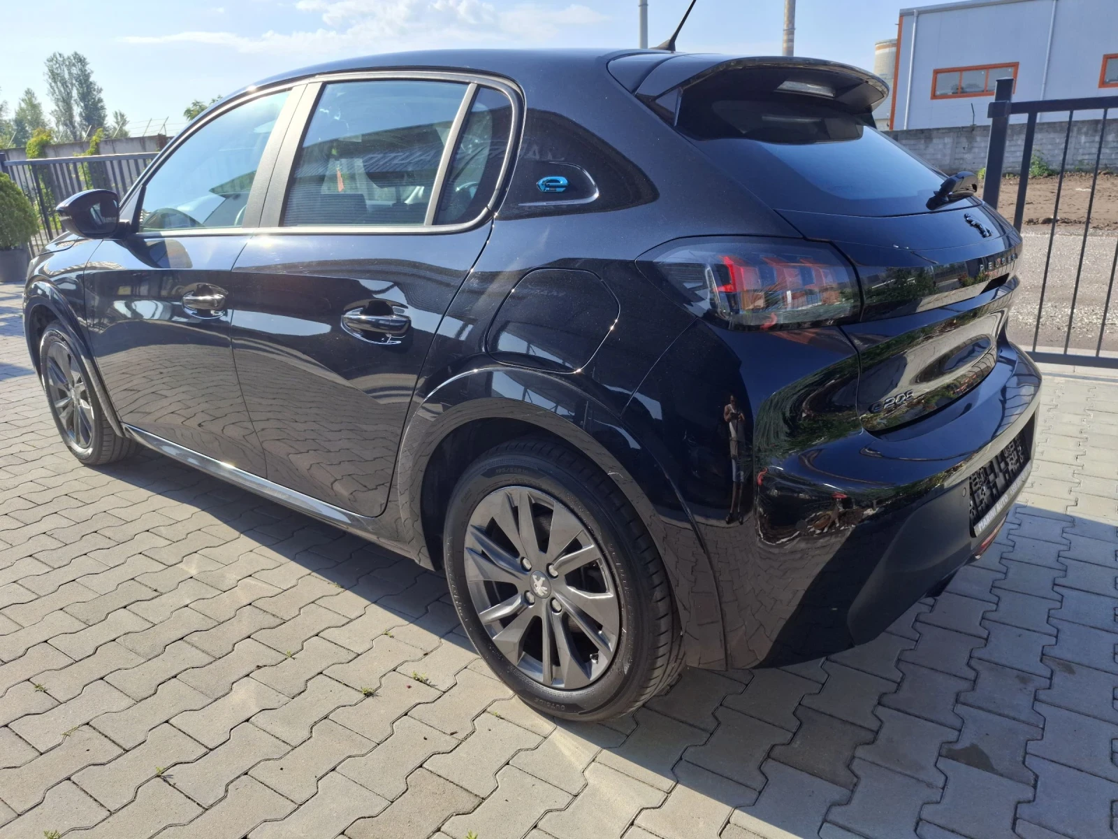 Peugeot 208 50kw, снимка 5 - Автомобили и джипове - 54834094