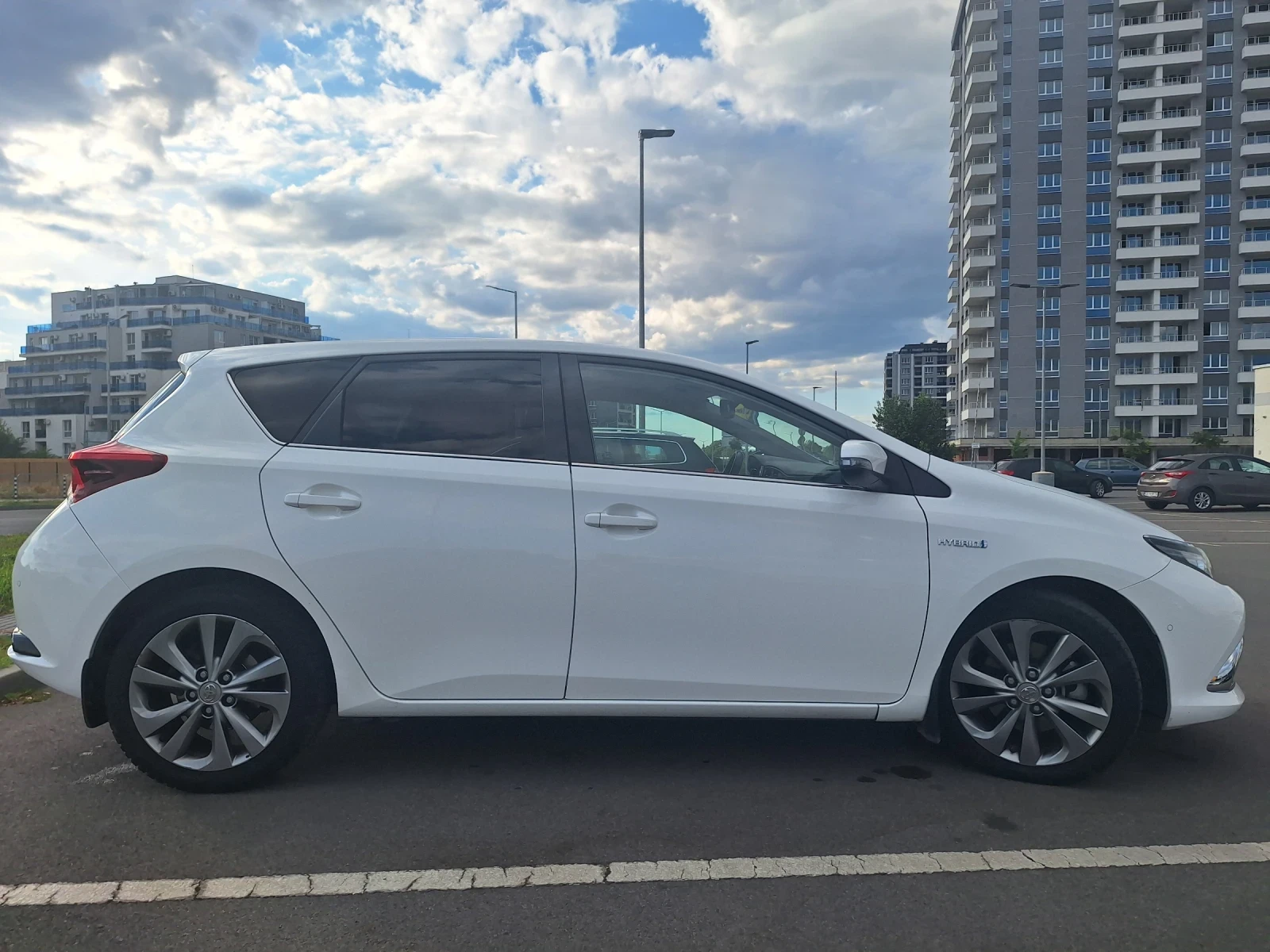 Toyota Auris, снимка 3 - Автомобили и джипове - 55416747